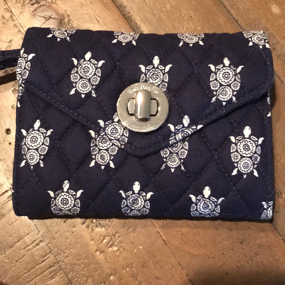 !NWOT Vera Bradley wristlet!